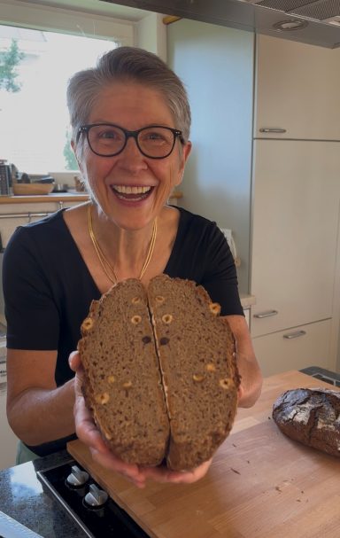 Ursula mit Roggenvollkornbrot